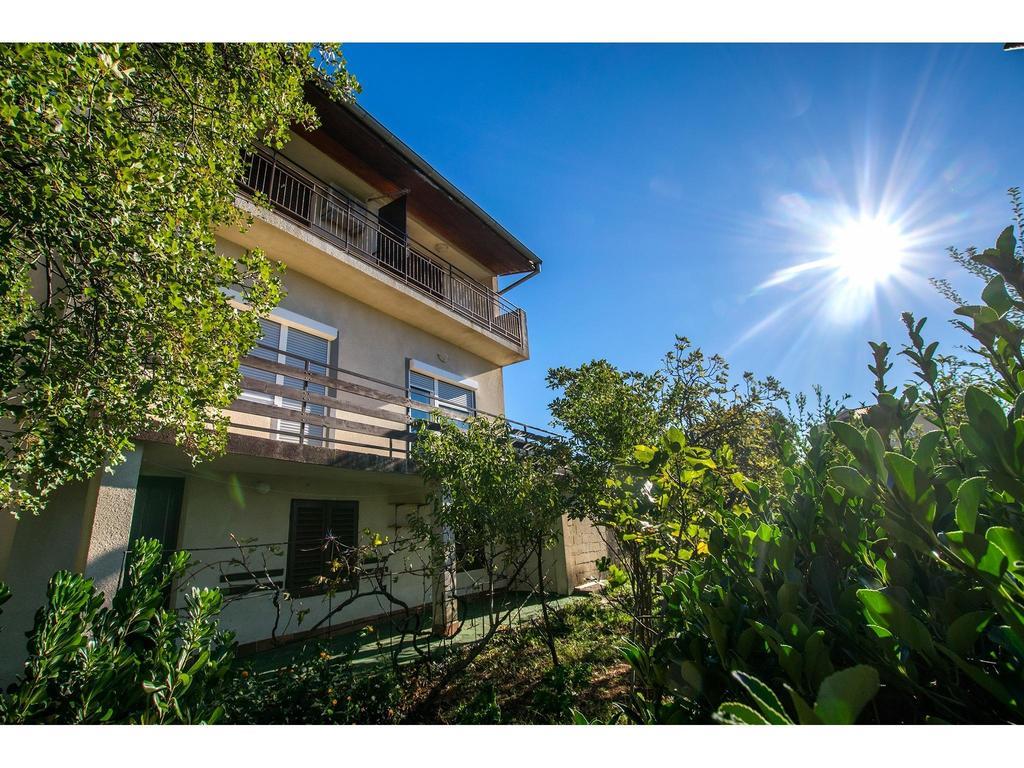 Apartments Velebit Starigrad Exterior photo