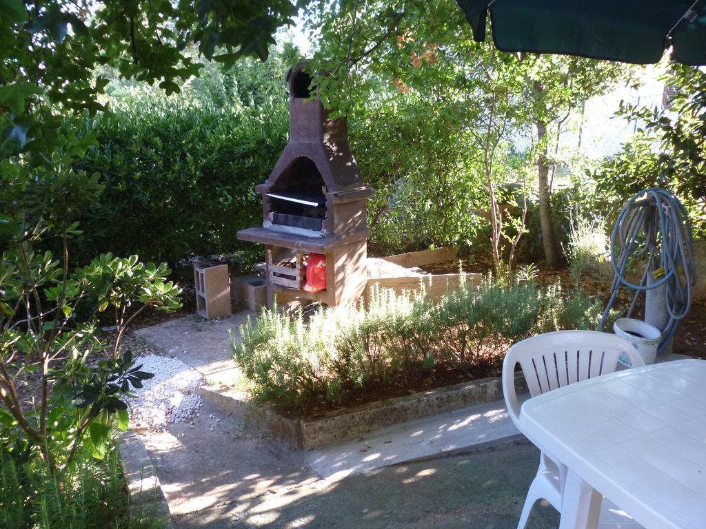 Apartments Velebit Starigrad Exterior photo