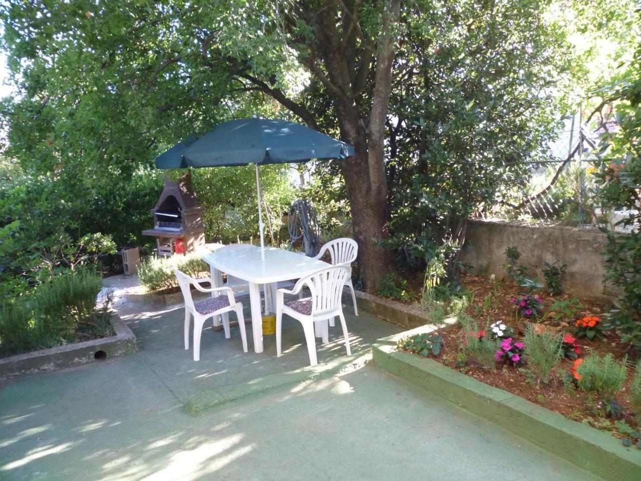 Apartments Velebit Starigrad Exterior photo